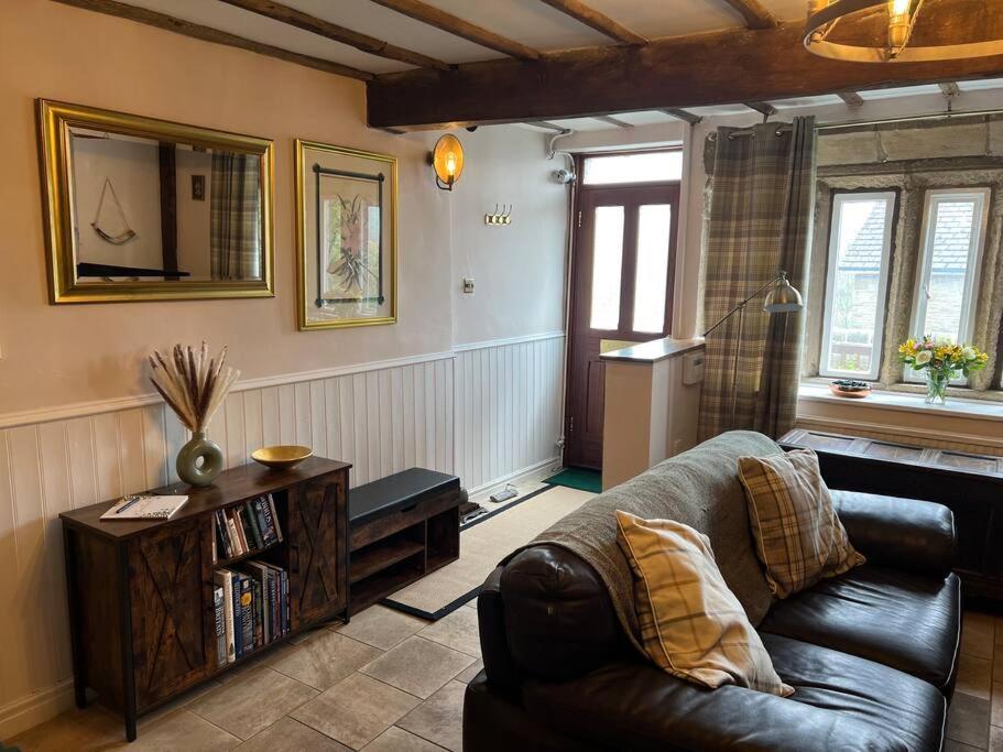 17Th Century Cottage With Hidden Garden Steeton Bagian luar foto