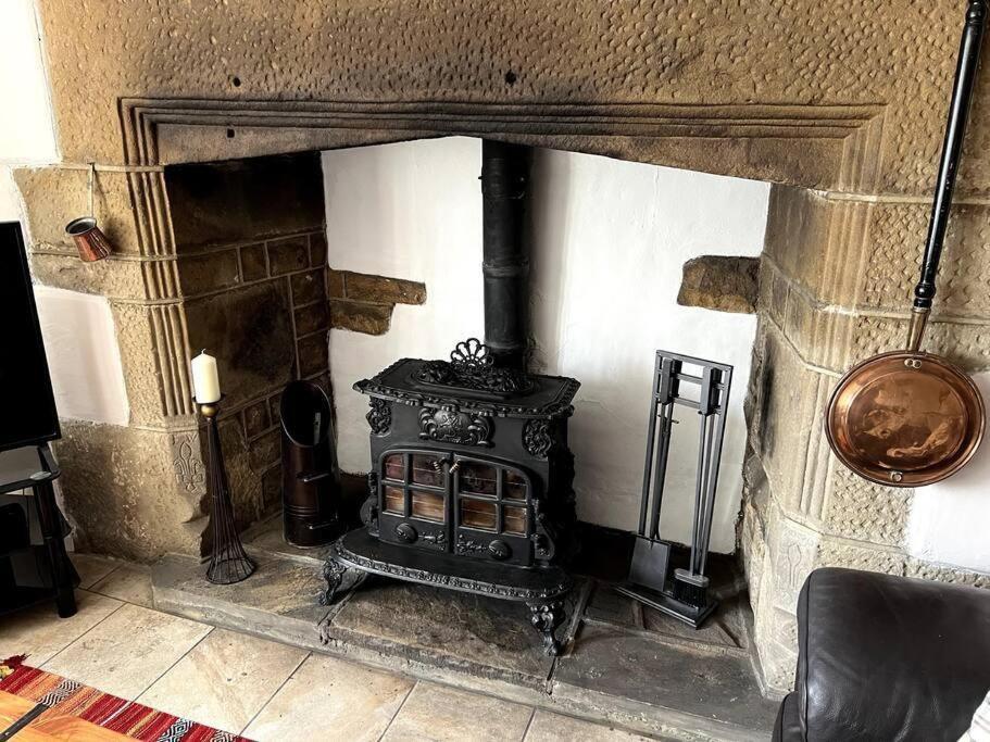 17Th Century Cottage With Hidden Garden Steeton Bagian luar foto