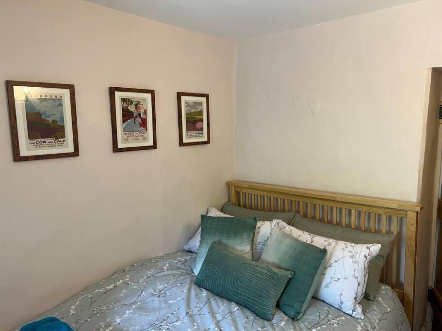 17Th Century Cottage With Hidden Garden Steeton Bagian luar foto